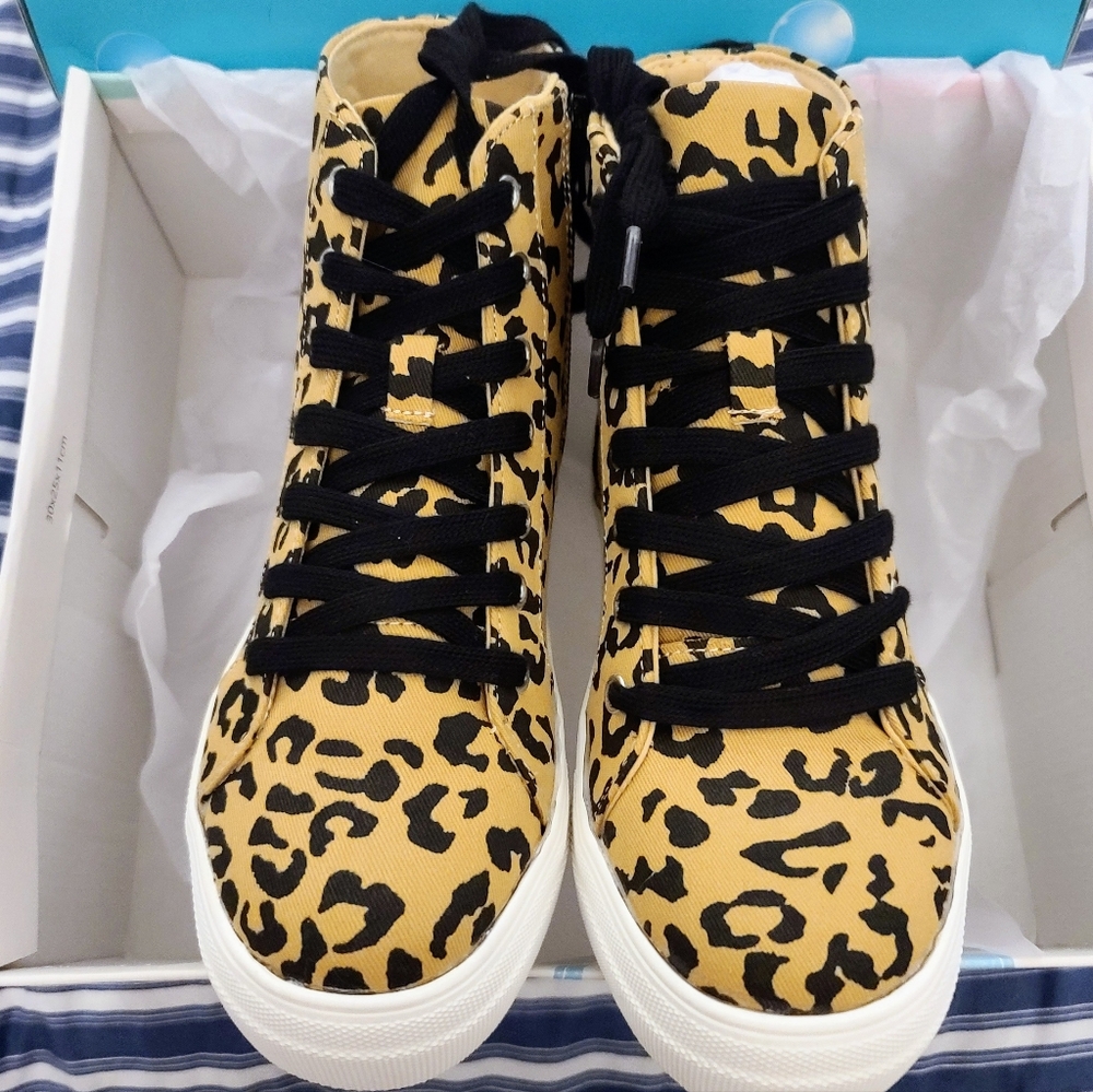 High top leopard print shoes